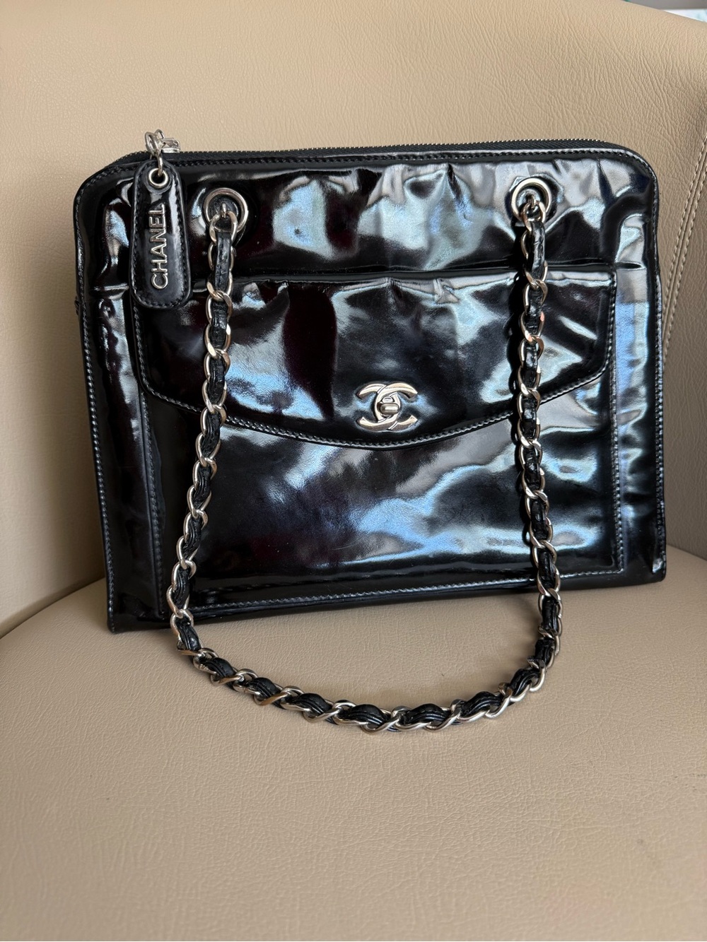 CHANEL Vintage Front Pocket Chain Medium Tote Black Patent Leather CC Bag Auth